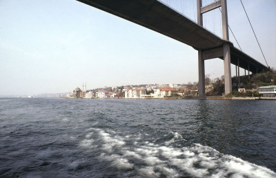 Istanbul Bosporus 96 007.jpg