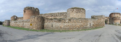 Iznik Wall at Yenisehir Gate october 2018 8227 Panorama .jpg