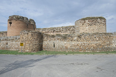 Iznik Wall at Yenisehir Gate october 2018 8228.jpg