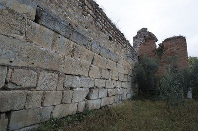 Iznik Wall from Sarayi Gate october 2018 8198.jpg