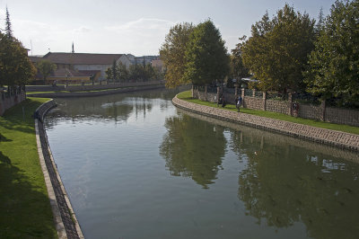 Eskisehir Along River october 2018 8351.jpg