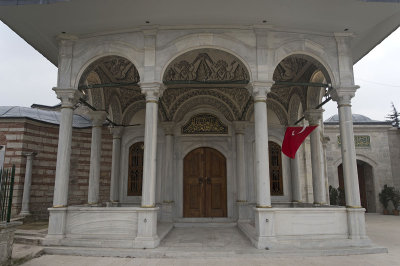 Istanbul Naksidil Valide Sultan Mausoleum october 2018 9296.jpg