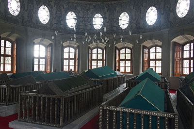 Istanbul Naksidil Valide Sultan Mausoleum october 2018 9303.jpg