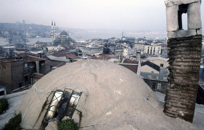 Istanbul Big Valide Han and roof 93 290.jpg