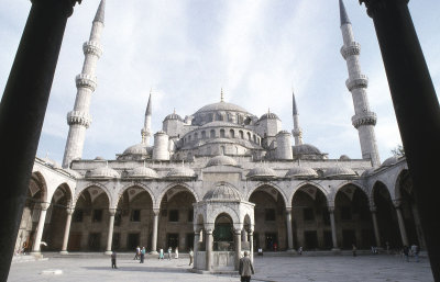 Istanbul Blue Mosque 93 201.jpg