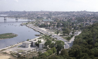 Istanbul Golden Horn Bridge 93 133.jpg