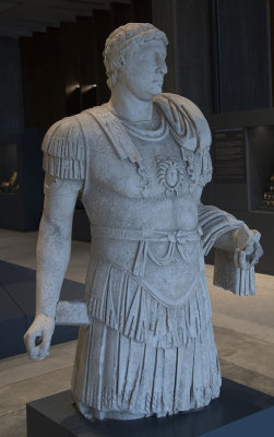 Troy Museum Hadrian Statue 2018 0070.jpg