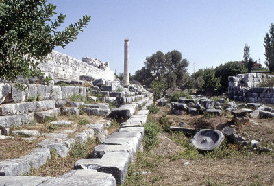 Dydima Apollo temple South side 1