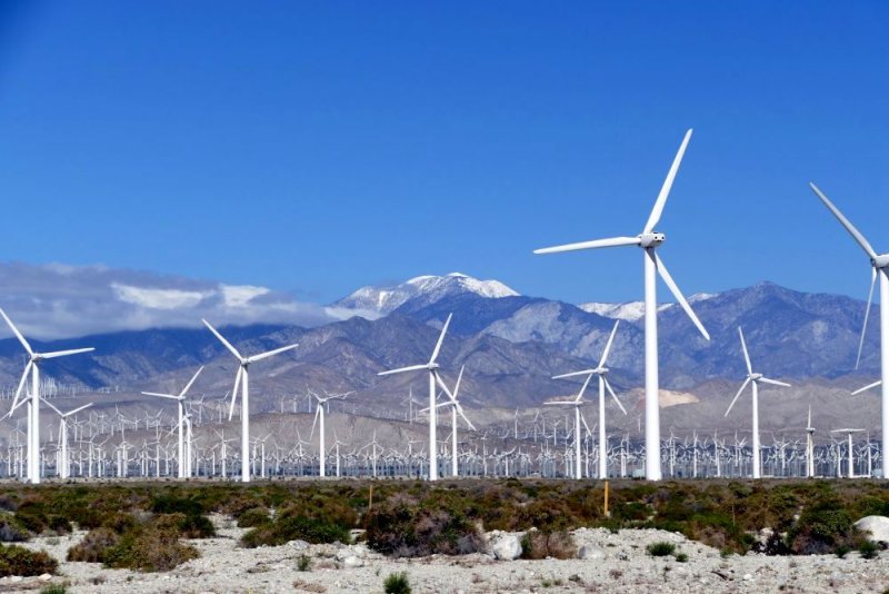 A gigantic wind turbine farm