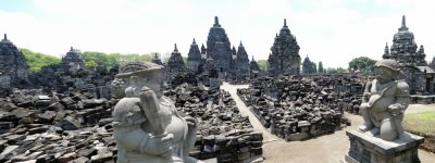 Thousand of blocks are strewn over the temple complex, waiting for reconstruction