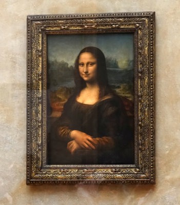 They don't make it easy to get to the Mona Lisa but we finally found our way there