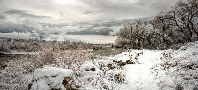 December Snowfall on the Rio Grande