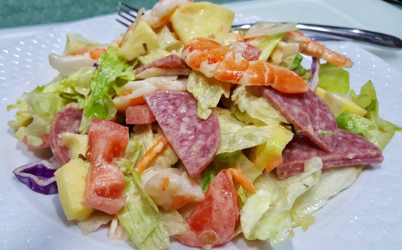Salad with Salami, Shrimp, Tomato & Apple