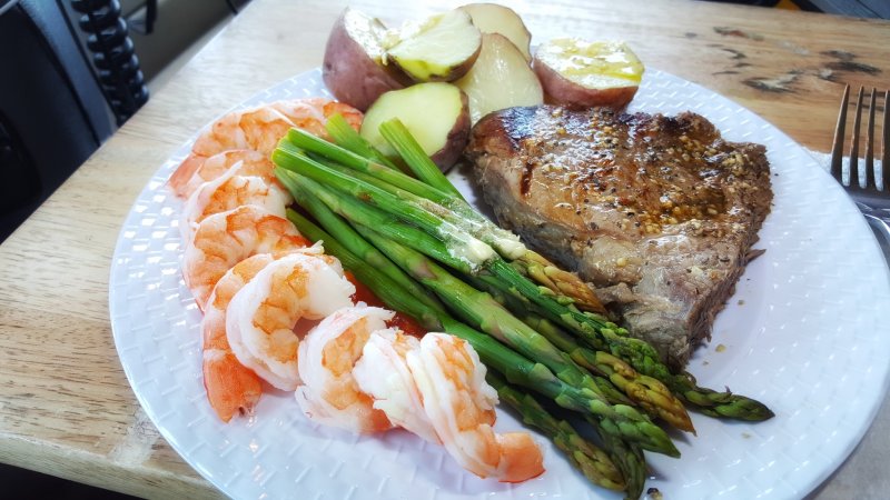 Sirloin, Shrimp, Asparagus & Red Potatoes