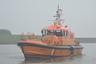 A helping hand in the fog