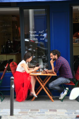 Lovers at Sidewalk Coffee in Quartier Montmartre... It's Paris (_MG_1214.JPG)