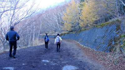 Wide Hiking Path on Mt. Fuji (DSCF0901.JPG)