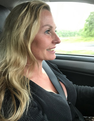 Susanne driving the Subaru from Stockholm