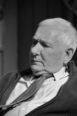 Roger 6022bw.jpg