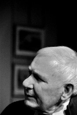 Roger 6045bw.jpg