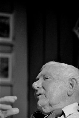 Roger 6048bw.jpg