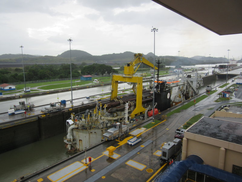 Pier construction vessel
