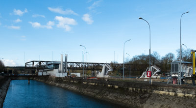 En attente de la passerelle-6102l.jpg