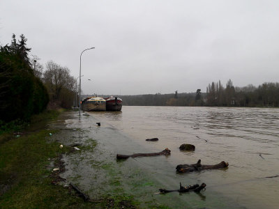 Les quais de la Seine sous l'eau-143038L.jpg