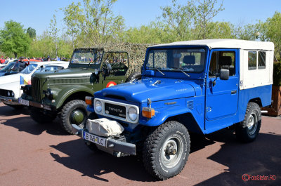 retro-parada-primaverii-2017-bucuresti_toyota-landcruiser.jpg