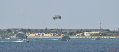 aeronautic-show-bucuresti-parasutisti-militari_07.JPG