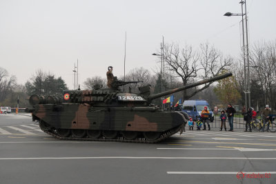 tanc-tr-85-repetitii-parada-militara-1-decembrie_03.JPG