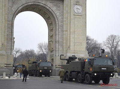 tehnica-militara-repetitii-parada-1-decembrie-arcul-triumf.JPG