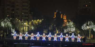 luminite-craciun-bucuresti-2018-fantana-unirea_02.jpg