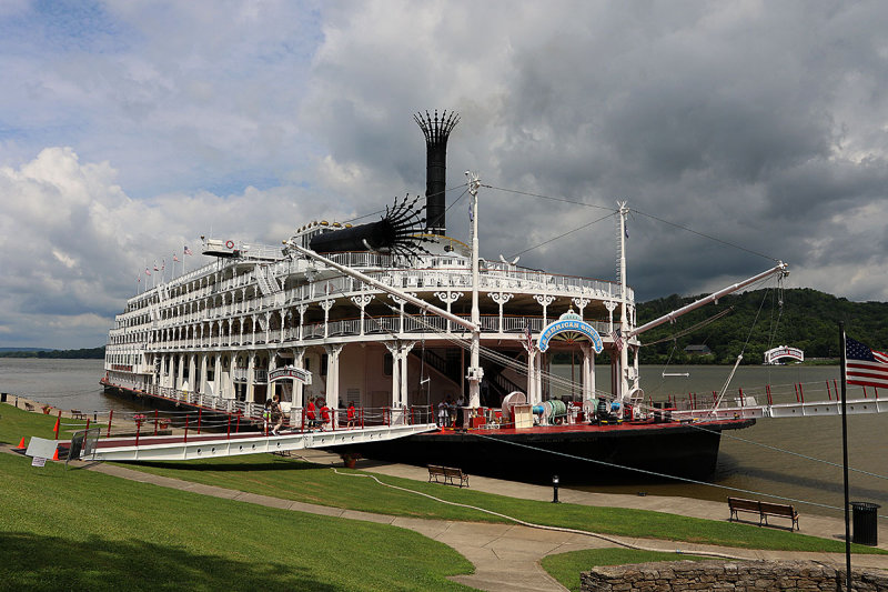 EE5A8975 American Queen in Augusta KY.jpg