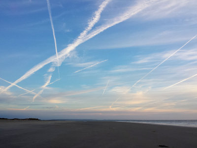 20170104_073416 Contrails galore.jpg