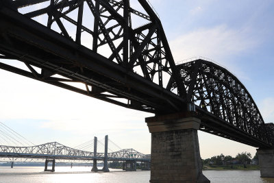 EE5A5908 Louisville bridges.jpg