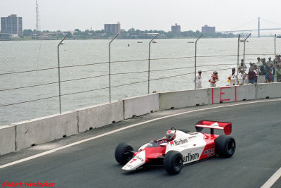.. McLaren MP4-1B 05/Ford Cosworth