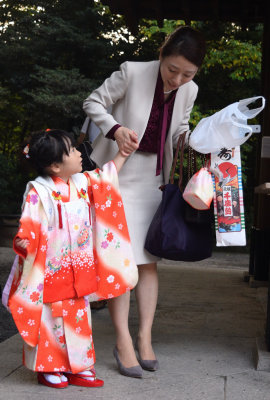 Girl in kimono 5, Meji shrine