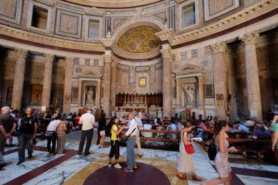 IT212_00009_Rome_pb.jpg