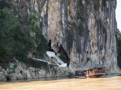 Arriving at Pak Ou Caves