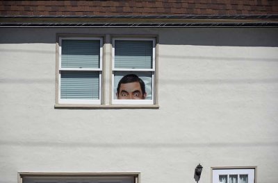 Rowan Atkinson Peeking