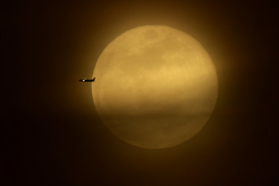 Super moon with Jet 2