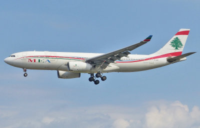 Airbus A330-243