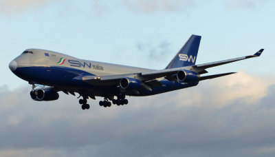 Boeing 747-4R7F