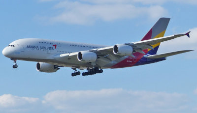 Airbus A380-841