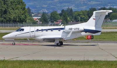 Embraer Phenom 300 