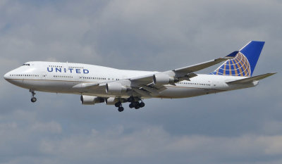 United Airlines N117UA