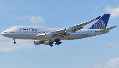 United Airlines N175UA