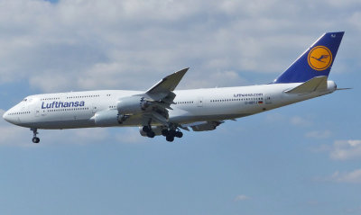 Boeing 747-830