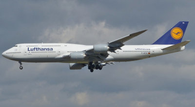Boeing 747-830